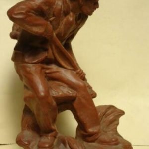 terracotta beeld, gesigneerde Joseph Arnost GAUSE, Nieuwpoort. Stroper, jager in een veld, 35 cm hoogte.