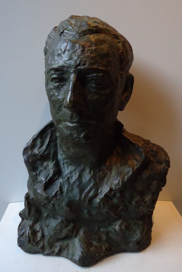 Inès de Broqueville, GONZALES BèVE et il a été sculpté au Congo avant 1960