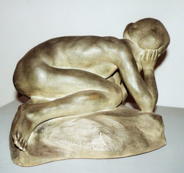 M. de Korte, Femme à genoux , Signé MADEK, Made in Belgium