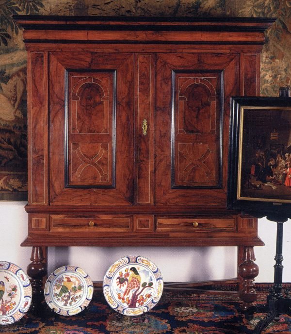 Kabinet, marqueterie in notelaar en acajou XVIIIe eeuw