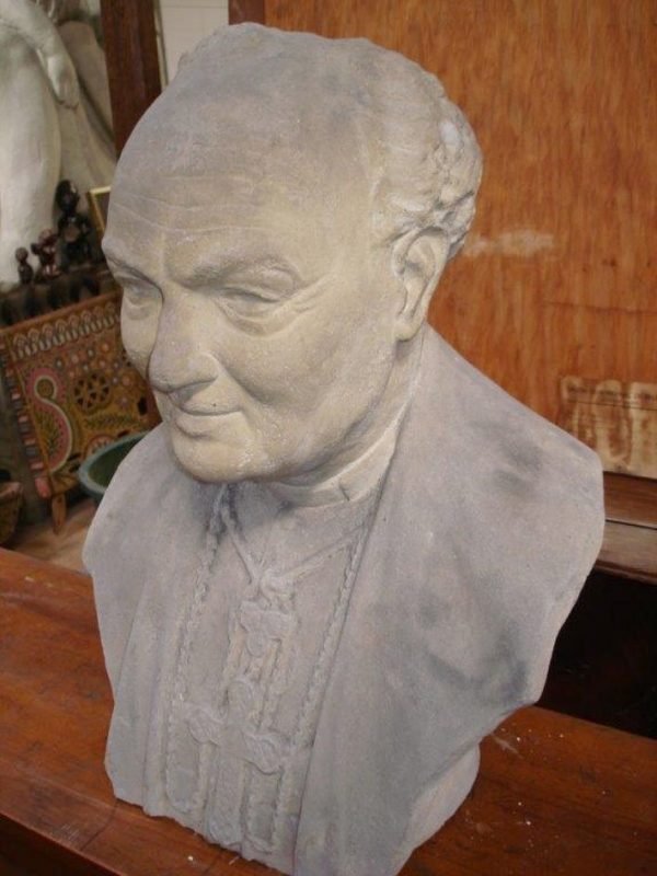 Leo Meurrens, Monseigneur Ladeuze, steen