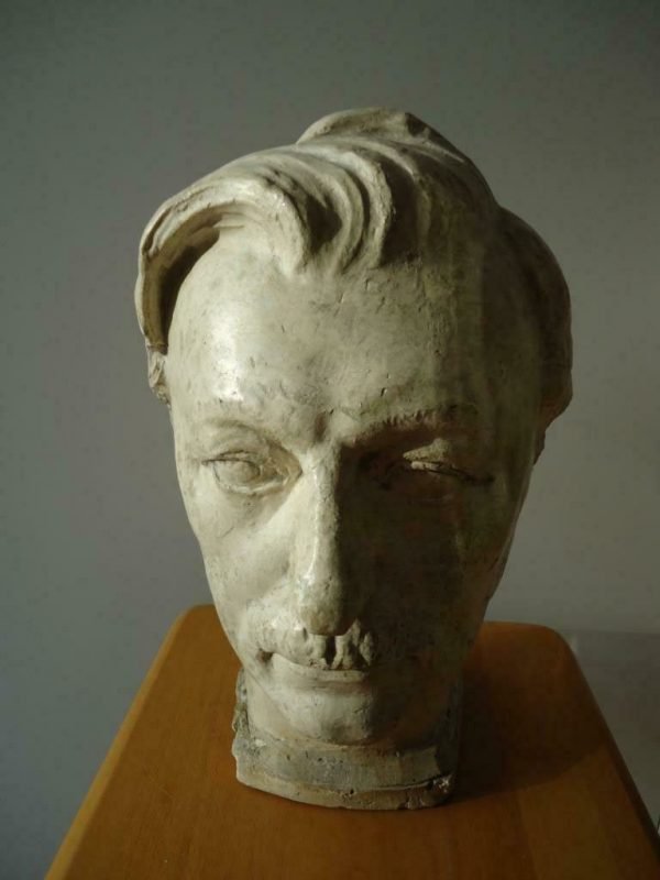 Gesigneerde sculptuur, het hoofd van Koning Albert door Ernest Wijnants, Mechelen.