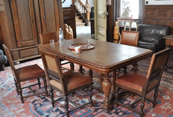 Tafel en stoelen, neorenaissance, eik