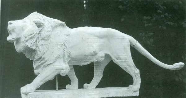 Leeuw gips ca. 1895, 55,5/117,5/22 Ontwerp voor de De Smet-De Naeyerbrug in Oostende - Image 2