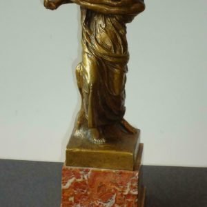 FERNAND GYSEN °1879-1943, vuurverguld bronzen beeld, gesigneerd werk van Gysen, met stempel fondeur Batardy frères, Bruxelles; Verloren was-techniek, cire perdue Moedervreugde, zwaar beeld, vol gegoten, enig gekend exemplaar in deze gedoreerde patina, op bestelling gemaakt h: 19/24 cm